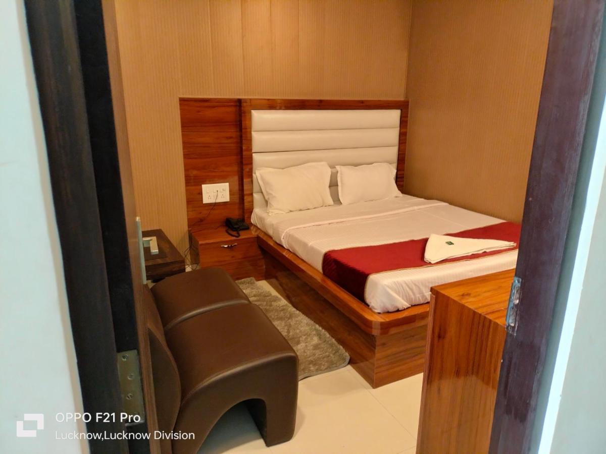 Hotel Kbs Lucknow Dış mekan fotoğraf