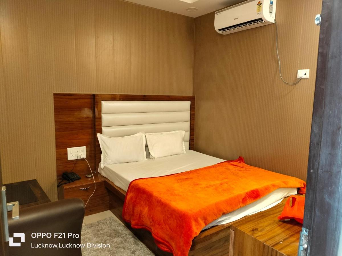 Hotel Kbs Lucknow Dış mekan fotoğraf